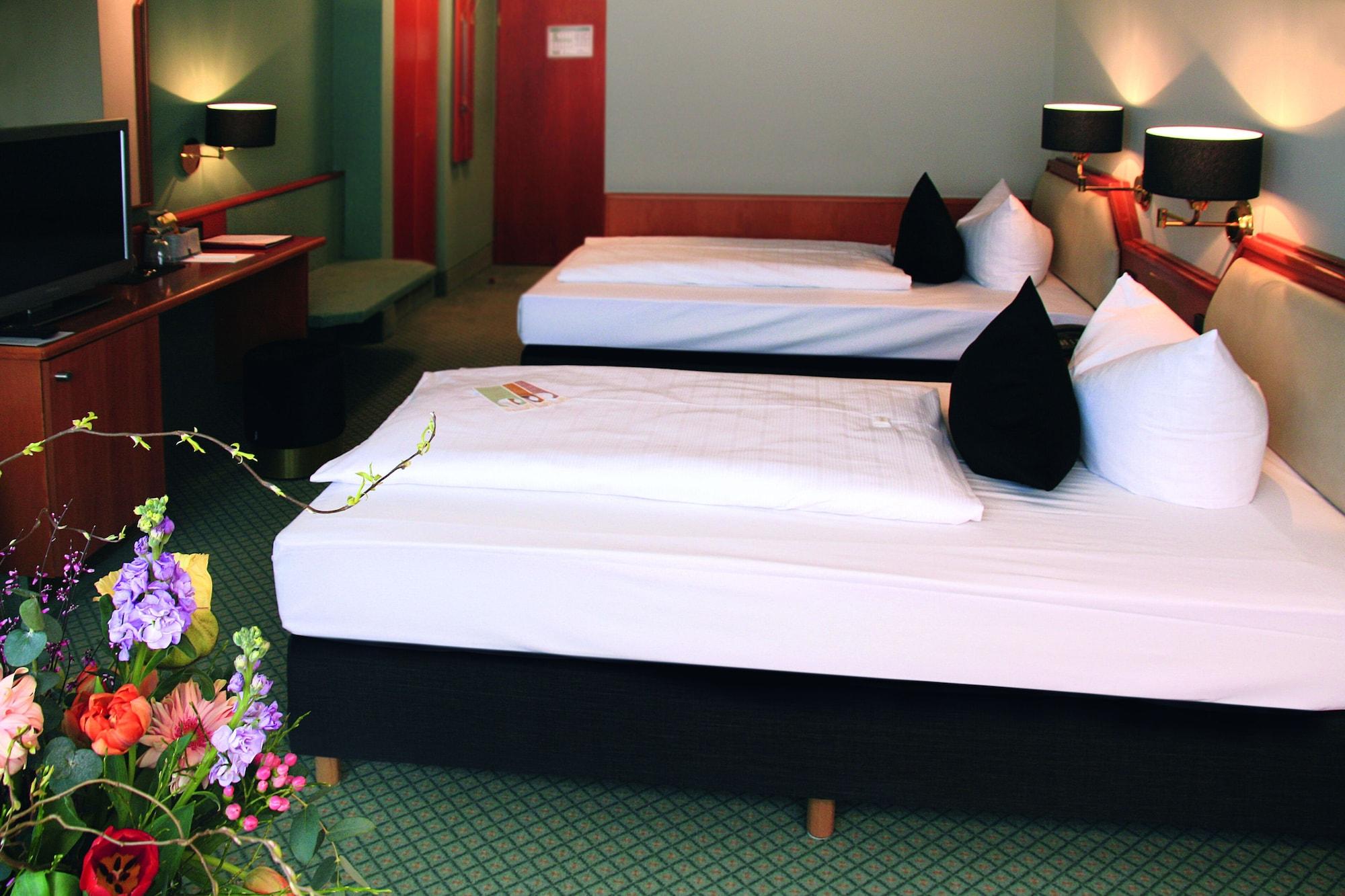 Avia Hotel Regensburg Bagian luar foto