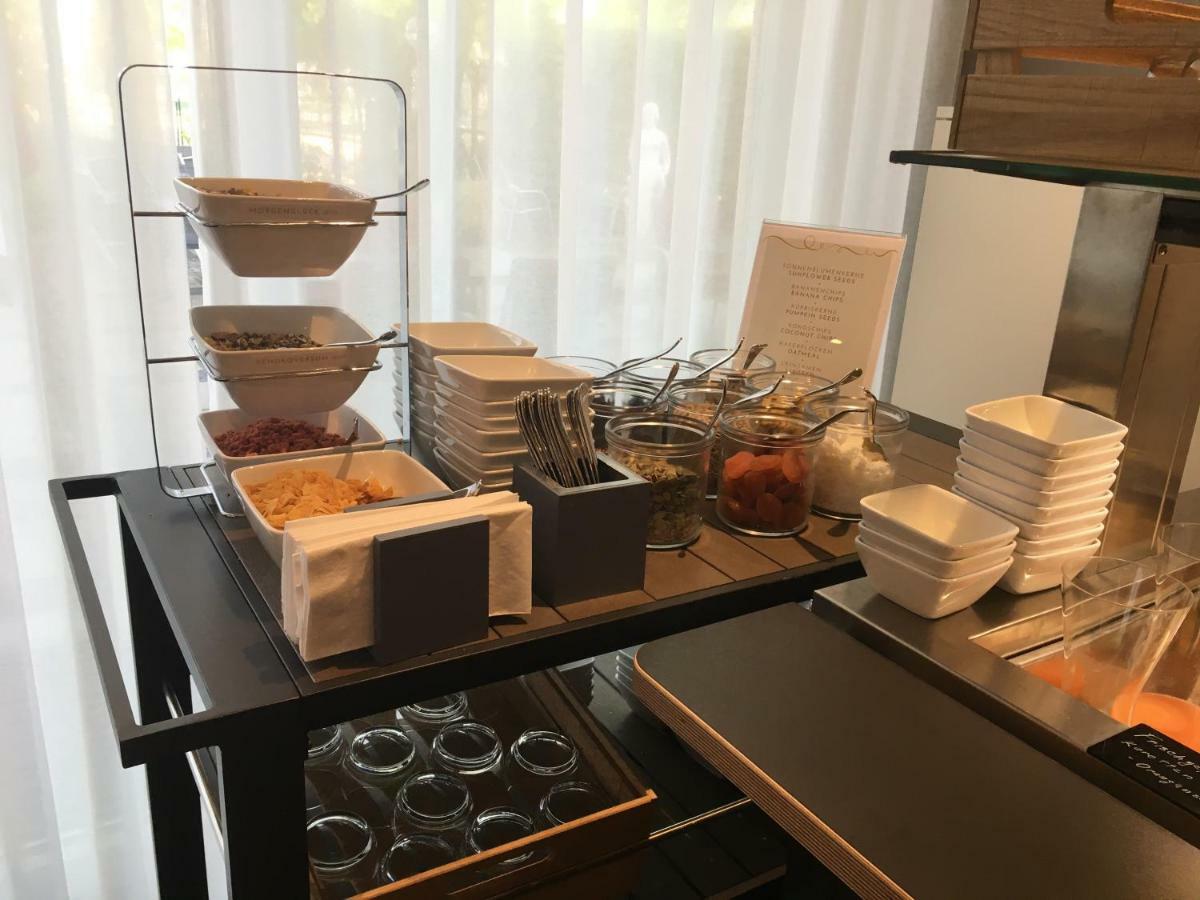 Avia Hotel Regensburg Bagian luar foto