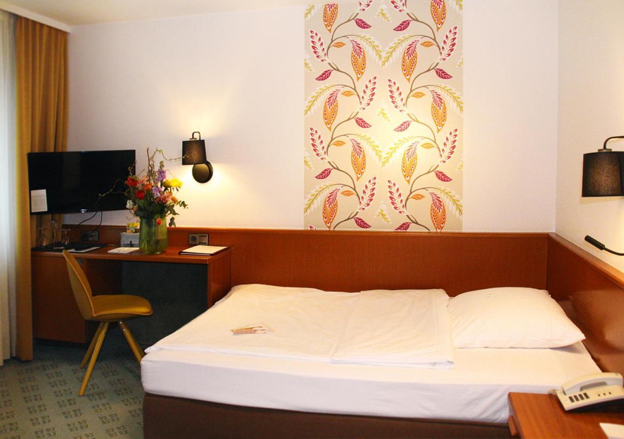 Avia Hotel Regensburg Bagian luar foto