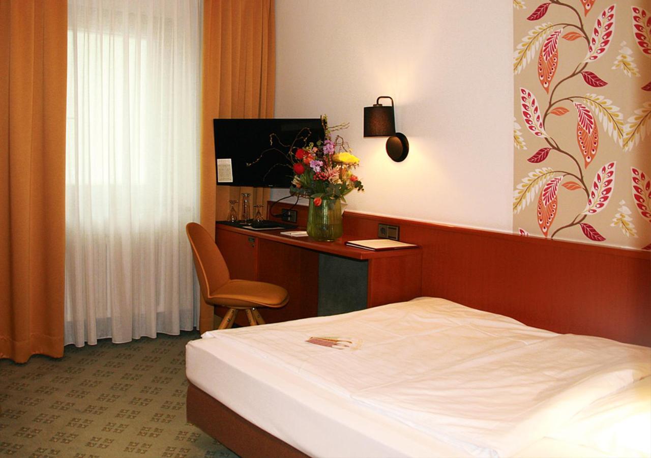 Avia Hotel Regensburg Bagian luar foto
