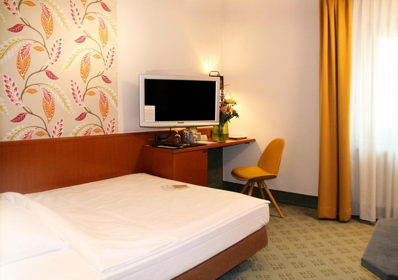 Avia Hotel Regensburg Bagian luar foto