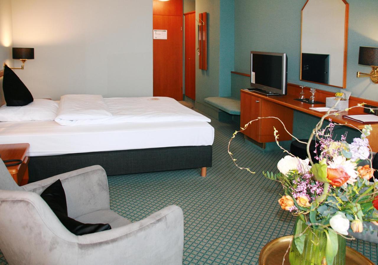 Avia Hotel Regensburg Bagian luar foto